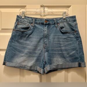 No Boundaries Women’s Jean Shorts Size 15.